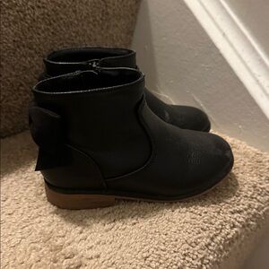 Cat & Jack Black Ankle Boots with Brown Soles Size 9